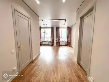 3-комнатная квартира, этаж 4 из 17, 74 м²