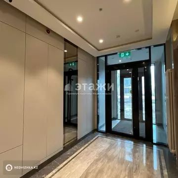 4-комнатная квартира, этаж 2 из 20, 142 м²