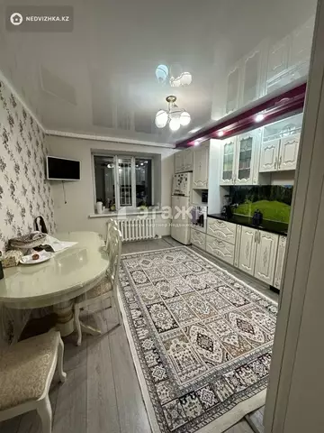 2-комнатная квартира, этаж 8 из 12, 68 м²
