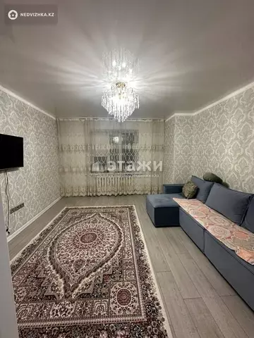 2-комнатная квартира, этаж 8 из 12, 68 м²