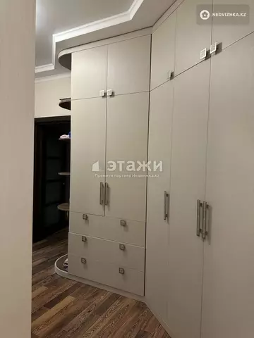 2-комнатная квартира, этаж 9 из 24, 68 м²