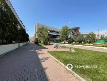 Помещение, 3 этажа, 524 м²