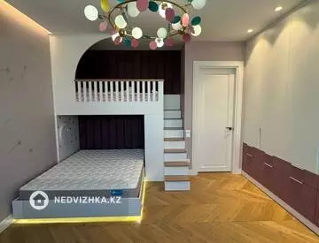 4-комнатная квартира, этаж 15 из 19, 141 м²