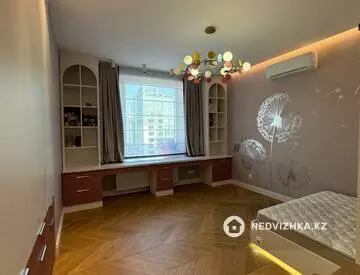 4-комнатная квартира, этаж 15 из 19, 141 м²