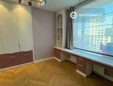 4-комнатная квартира, этаж 15 из 19, 141 м²