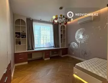 4-комнатная квартира, этаж 15 из 19, 141 м²