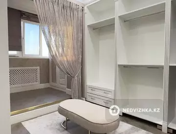4-комнатная квартира, этаж 6 из 7, 225 м²