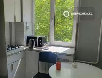 2-комнатная квартира, этаж 3 из 5, 44 м²