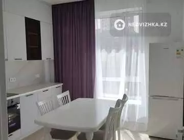 1-комнатная квартира, этаж 4 из 12, 38 м², на длительный срок