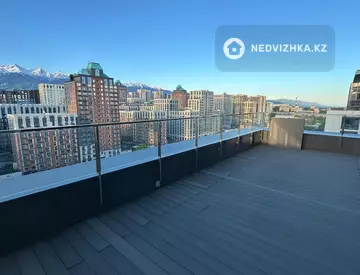 5-комнатная квартира, этаж 15 из 16, 230 м²