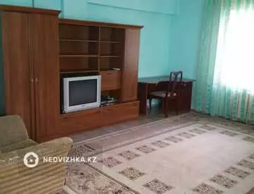 2-комнатная квартира, этаж 1 из 4, 58 м², на длительный срок