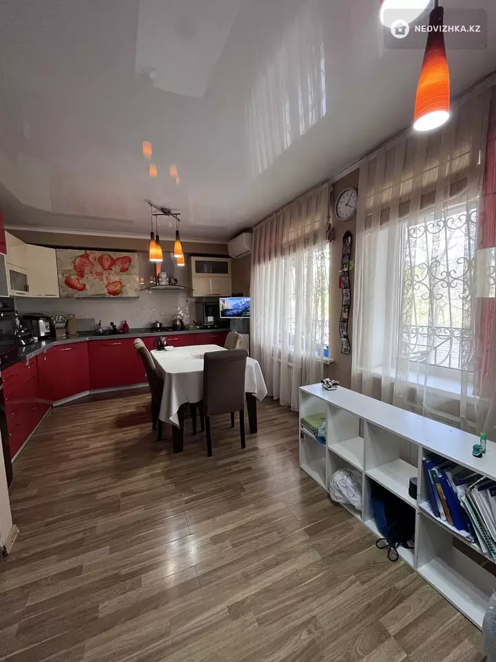 150 м², 4-комнатная квартира, этаж 3 из 3, 150 м², изображение - 1