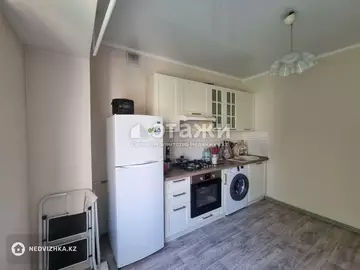 1-комнатная квартира, этаж 3 из 5, 38 м²