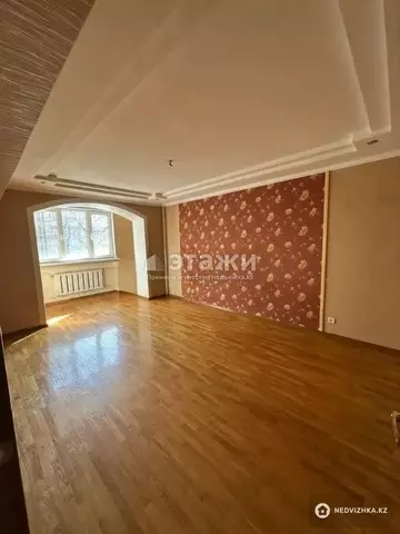 3-комнатная квартира, этаж 2 из 5, 84 м²
