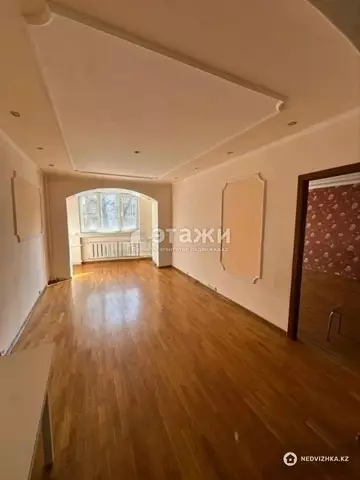 3-комнатная квартира, этаж 2 из 5, 84 м²