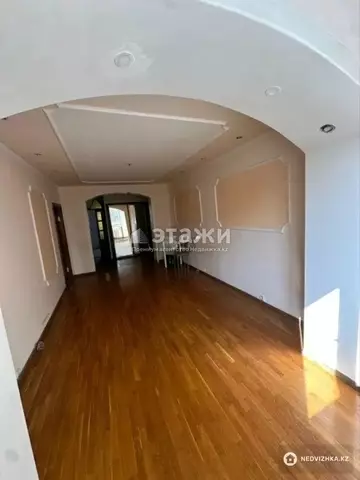 3-комнатная квартира, этаж 2 из 5, 84 м²