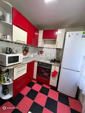 3-комнатная квартира, этаж 2 из 5, 60 м²