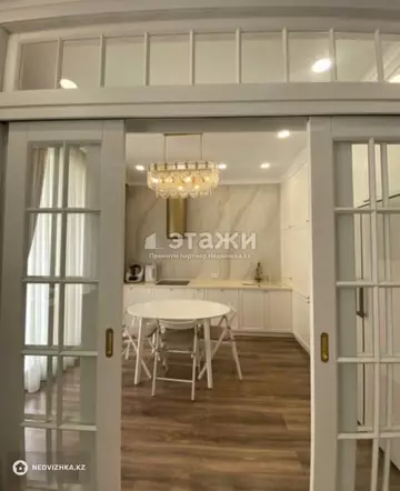 4-комнатная квартира, этаж 1 из 10, 108 м²