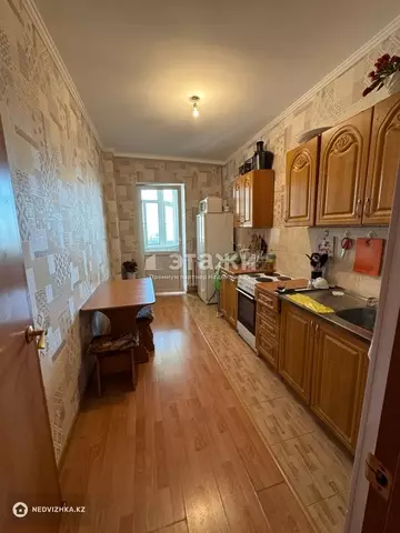 1-комнатная квартира, этаж 19 из 25, 38 м²