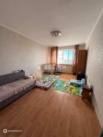 1-комнатная квартира, этаж 19 из 25, 38 м²