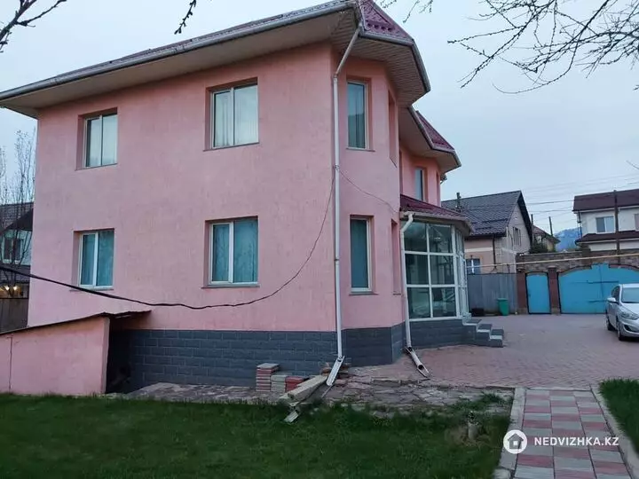 200 м², 4-комнатный дом, 13 соток, 200 м², изображение - 1
