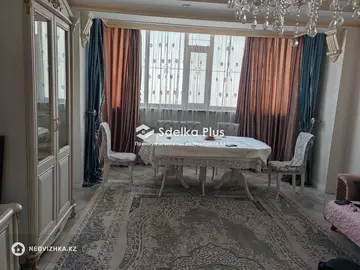 4-комнатная квартира, этаж 5 из 9, 146 м²