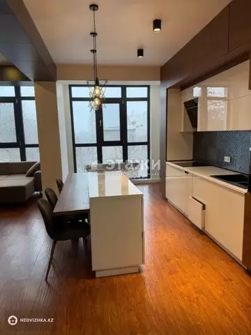 80.5 м², 2-комнатная квартира, этаж 4 из 10, 80 м², изображение - 0