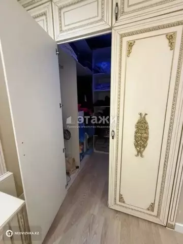 2-комнатная квартира, этаж 3 из 18, 55 м²