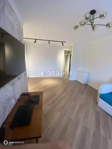 75 м², 3-комнатная квартира, этаж 1 из 10, 75 м², изображение - 2