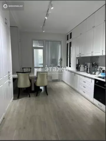 4-комнатная квартира, этаж 12 из 22, 152 м²