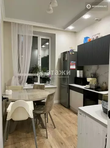 3-комнатная квартира, этаж 8 из 12, 77 м²