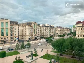 3-комнатная квартира, этаж 4 из 5, 116 м², посуточно