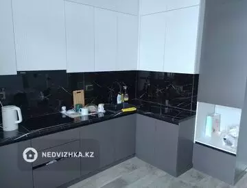 1-комнатная квартира, этаж 8 из 9, 43 м²