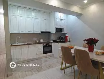 3-комнатная квартира, этаж 9 из 13, 104 м²