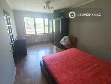 2-комнатная квартира, этаж 4 из 5, 52 м²