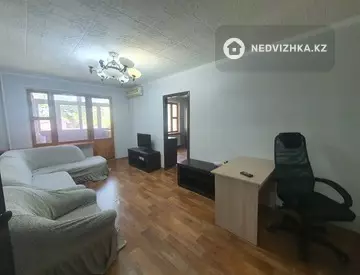 2-комнатная квартира, этаж 4 из 5, 52 м²