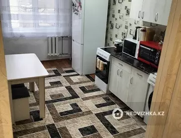 1-комнатная квартира, этаж 8 из 9, 37 м²