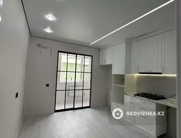 4-комнатная квартира, этаж 7 из 8, 93 м²