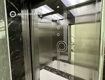 4-комнатная квартира, этаж 7 из 8, 93 м²