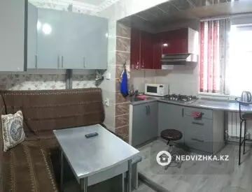 2-комнатная квартира, этаж 1 из 5, 56 м², посуточно