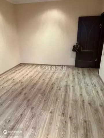 1-комнатная квартира, этаж 8 из 8, 39 м²