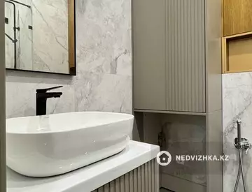 3-комнатная квартира, этаж 4 из 4, 84 м²