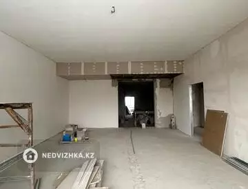 4-комнатная квартира, этаж 8 из 8, 170 м²