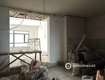 4-комнатная квартира, этаж 8 из 8, 170 м²