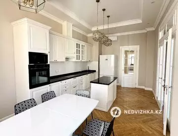 4-комнатная квартира, этаж 6 из 3, 166 м²