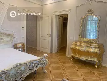 4-комнатная квартира, этаж 3 из 3, 230 м²