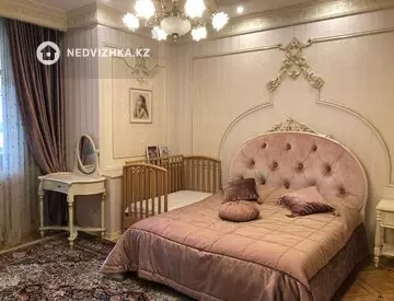 4-комнатная квартира, этаж 3 из 3, 230 м²