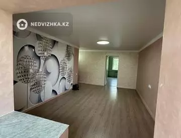 2-комнатная квартира, этаж 4 из 4, 49 м²