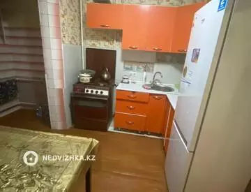 3-комнатная квартира, этаж 1 из 9, 64 м², на длительный срок