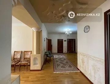 3-комнатная квартира, этаж 2 из 11, 150 м²